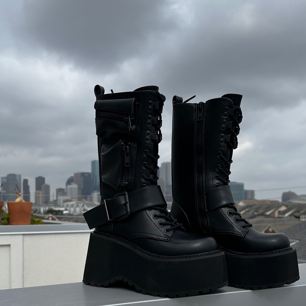Current Mood Obsidian Platform Zip Up Boots - Picture 8 of 12